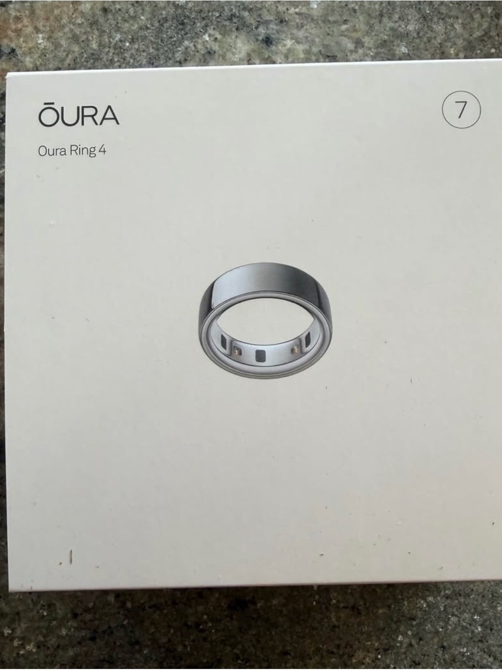 Oura Ring 4 Silver with White Box